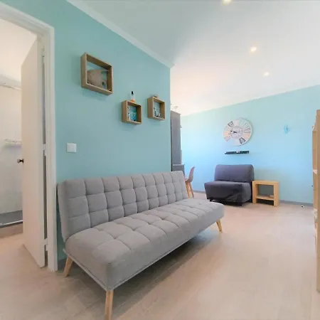 Tarik Beach Apartment Портиман